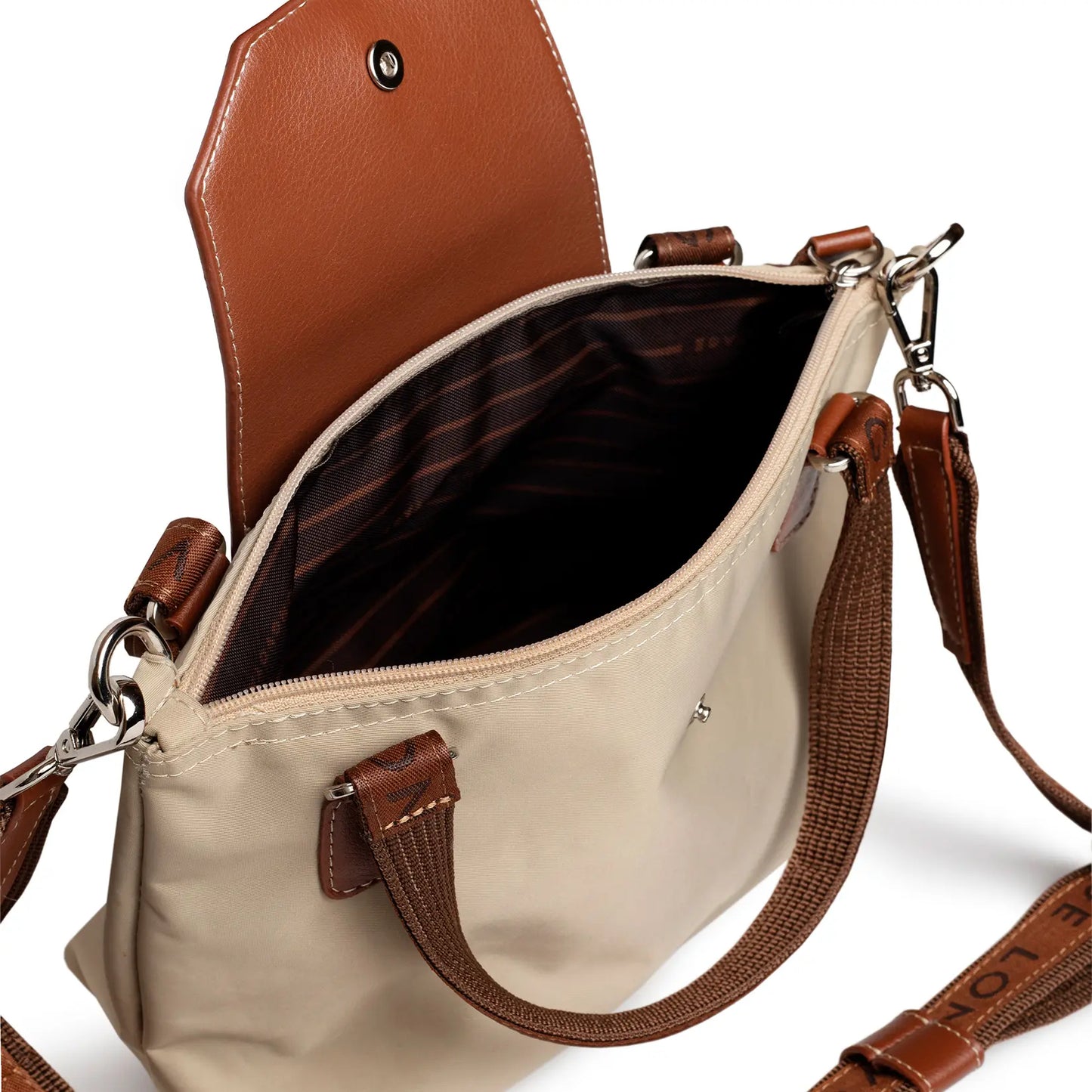 Cross Essential Chica